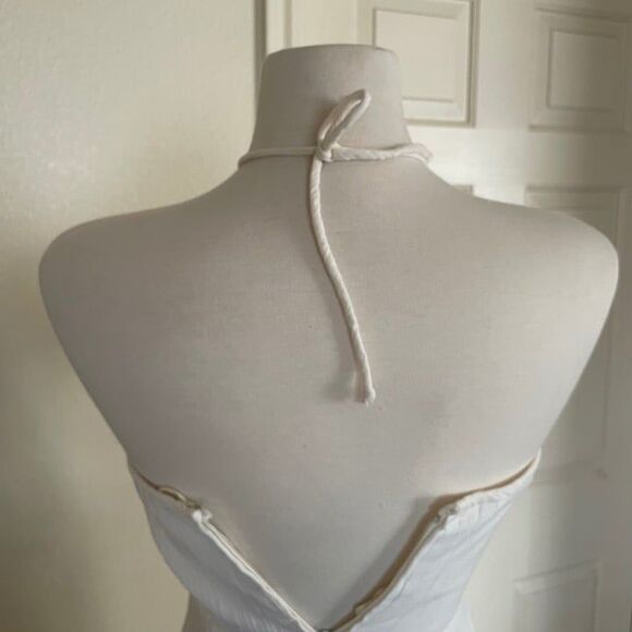 Vintage Boho Wedding Dress Tight Neck Detail, Romantic and Elegant - Picture 4 of 8